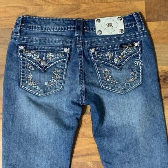 Miss Me Signature Bootcut Jean Low Rise Embroidered Beaded Denim Pant 30" - Picture 3 of 16